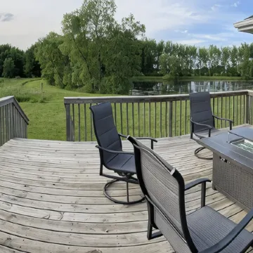 Beautiful retreat for multi-family fun - 1 mile from Lost Island Amusement Park!