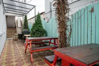 Vera Guest House Hotels near Lazarevskaya Railway Station