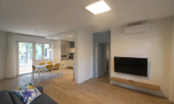 Spacious Flat 200mt from the Beach