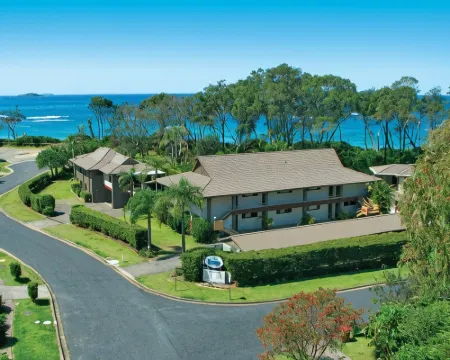 Smugglers on the Beach Hotels in Korora