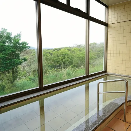 Yambaru Manabi No Mori Shukuhakuto Отели рядом с достопримечательностью «Mount Yonaha»