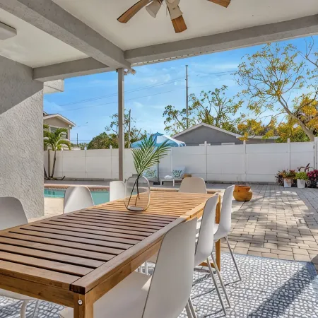 Spacious 5-Bedroom Villa w/ Heated Pool & BBQ - SoHo & Downtown Tampa