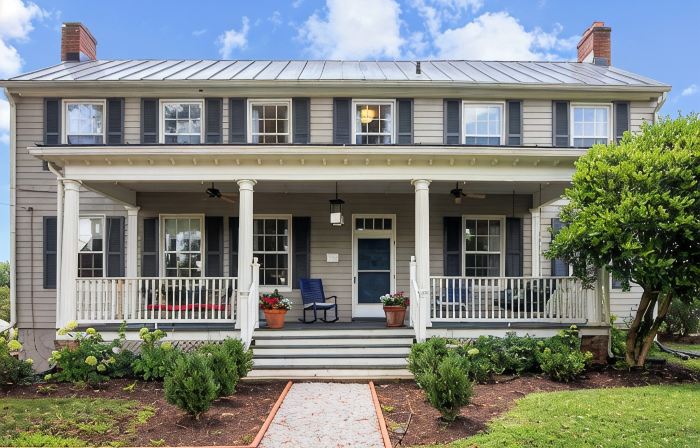 Historic spacious home in the heart of Upperville, VA