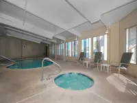 Best Western Tree City Inn - Kolam Renang