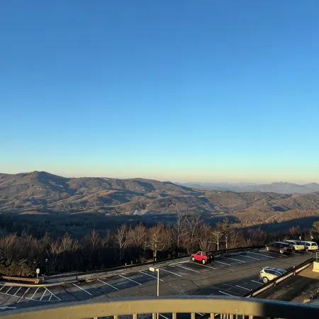 Charming 2-Bedroom Condo at the Breathtaking Sugar Top Mountain Resort