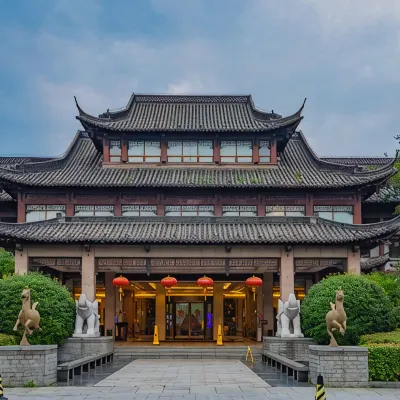 Yangzhou Slender West Lake Huijin Hotel Hotels near Daming Temple
