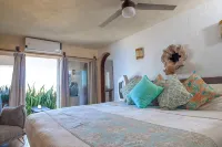 Right in front of the sea! Maguey House