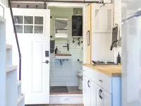 Moonbase Tiny Home - Io Hotel di Merrill