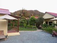 Bird of Paradise Bungalows Hotel di 
