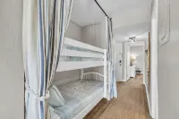 Ocean view condo in Surf City! - 발코니