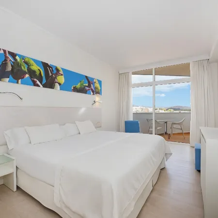 Iberostar Waves Bouganville Playa