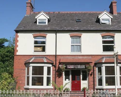Llangollen Hostel - the Whole Bedroom - Self Catering Facilities Hotels in Llangollen