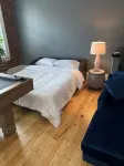 Beautiful Apartment, Located Directly on Market Street - Apartments