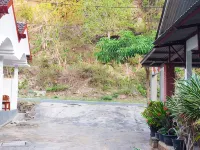 Sarwi Endah Beach Cottage Hotels in Tepus