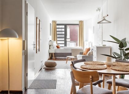 Global Living - Design Apartment I Rathausplatz I Kitchen I Augsburg