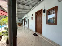 Capital O 92615 Villa Utama D'alas Purwo - parking