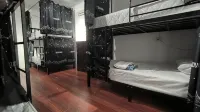 Chalok Hostel - ホステル