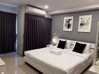 LKN Grand Ratchatewi Hotels near King Peth