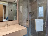 Zizhongchuan East Business Hotel - parking