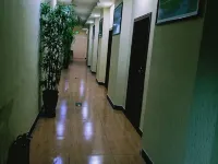 Gongyi Quanxinxing Hotel - Inns