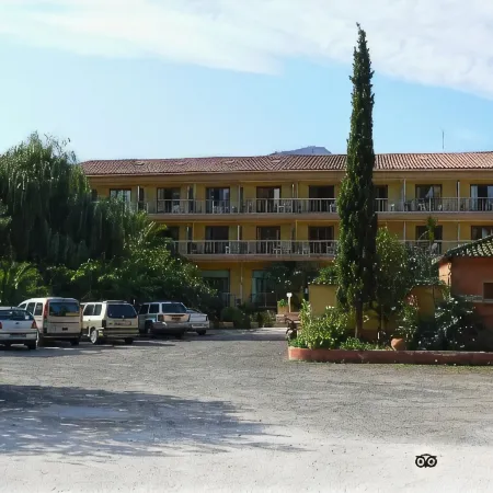 Hotel Cyrnea