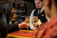 Hadley's Orient Hotel - bar