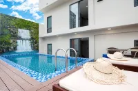 Golden Lotus Central Hotel - Pools
