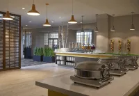Doubletree by Hilton Toronto Airport - breakfast