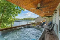 Private Hot Tub!  Kayaks. Serene Lakefront. Pool.