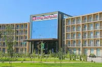 ฮิลตัน การ์เดน อินน์ Termez Airitom โรงแรมใน