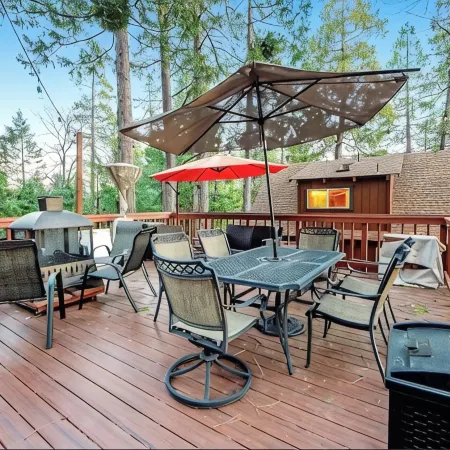 The Cabin Life- Dog Friendly w/3BR+loft & Hot Tub