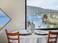 Quarry Hill Lookout ..... scenic views, luxurious amenities, relaxing atmosphere Hotels in Geeveston