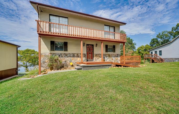 Watts Bar Lake Retreat Private Dock, Boat Ramp & Stunning Views!