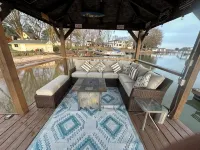 Lake Norman lake front retreat - lower unit, pet friendly. - Beach