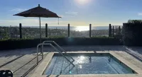 WiFi, gym, pool, spas, pet, gates, laundry, patio, walk to beach