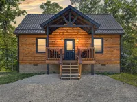 Cliff Haven at Red River Gorge 2-Bedroom Cabin with WiFi, AC, Fire Pit, Hot Tub Hotels in Wolfe County