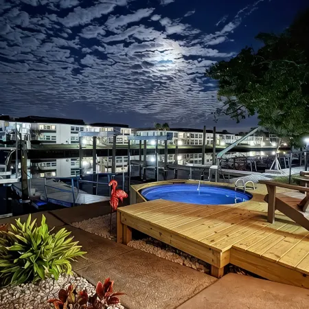 The Golden Pelican – Your Waterfront Escape in Gulf Harbors
