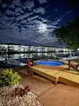The Golden Pelican – Your Waterfront Escape in Gulf Harbors - Kolam Renang Peribadi