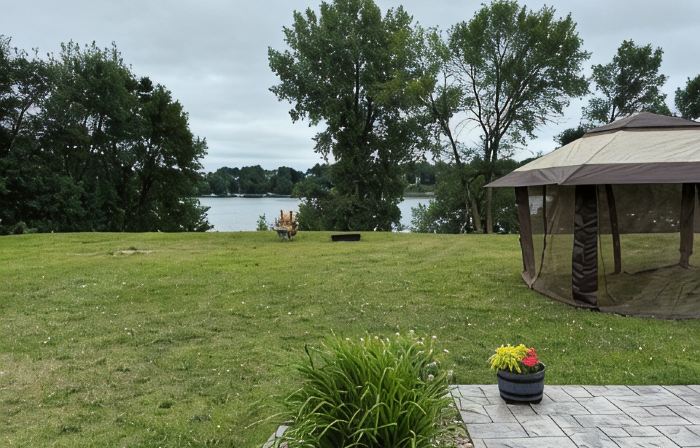 Cozy, beautiful, family friendly, 3-bedroom, newly built cabin on Lake Latoka