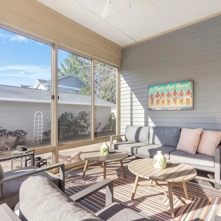 Chic Douglas Escape w/ Courtyard & Game Lounge