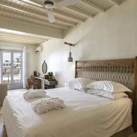 Poseidon Hotel Suites