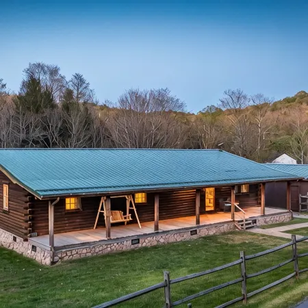 Ascension Cabin - Sauna, Hot Tub, Fire Pit