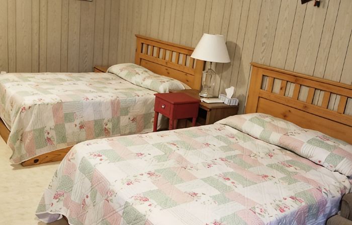 Cabin 2    2 double beds