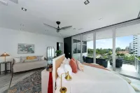 Pirate House: Gulf Front, Pool, #1 Location Lido Key, St. Armands One Block. - プライペートプール