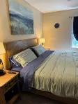 Easy access 3 bd 3 ba riverside retreat just 5 mins from WCU campus! Ping pong!