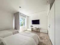 Viceroy Ocean View Apartment with hotel services