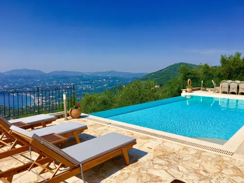 Prestige Villas |  SPARTILAS | Secluded Villa 15-20 mins walk to Taverna - Villas