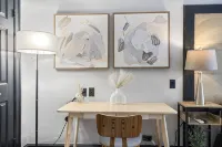 Timeless New York Stay —Walk to Broadway, Times Square & More 1-bedroom building - Bungalows