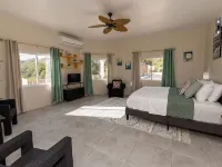 Coral Bay Chateau - Luxury Villa in Treasure Beach Hotels in Treasure Beach