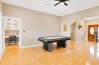 Luxury Villa Near A&M w/Grand Hall & Game Room